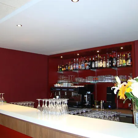 阿尔勒康铂酒店 酒店